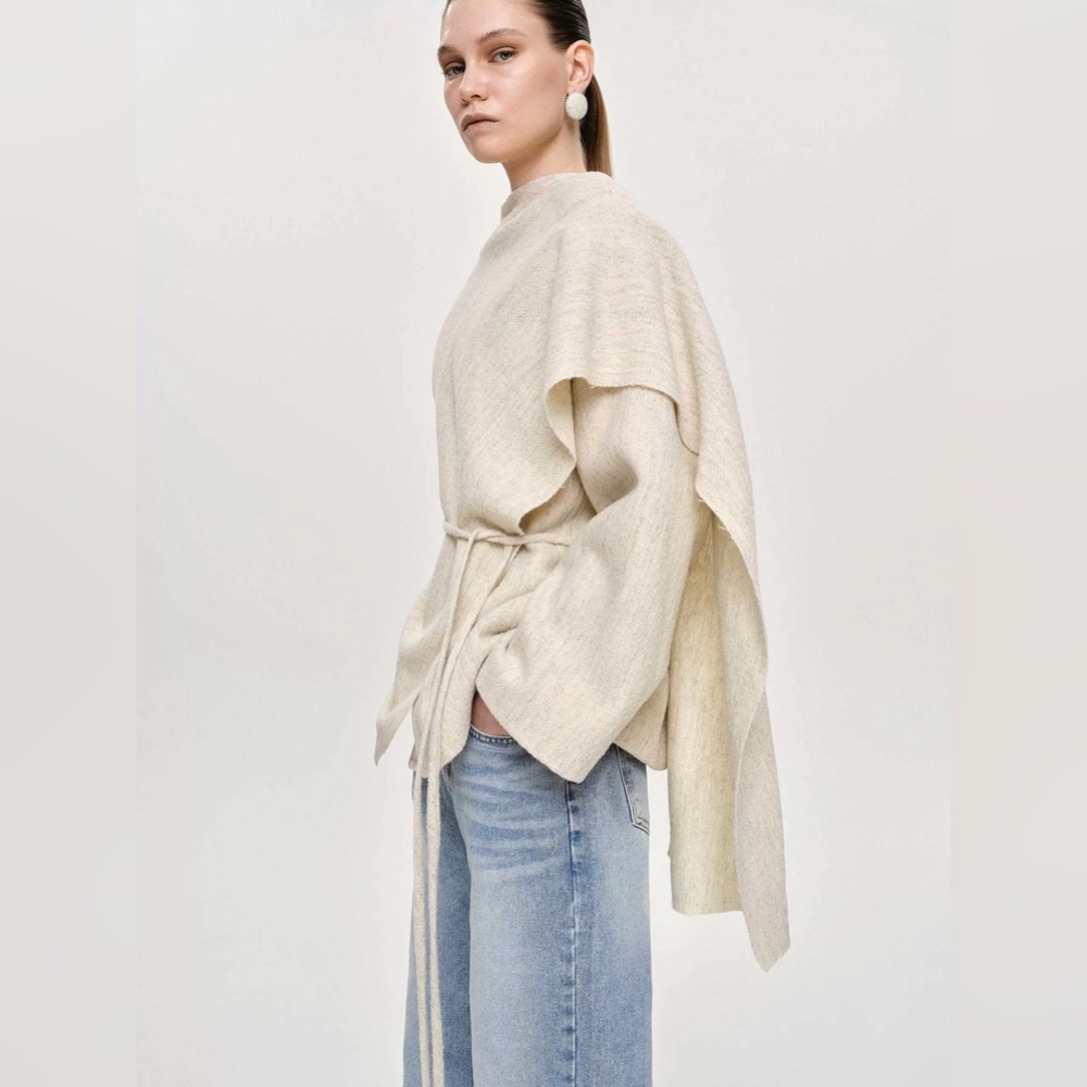 Source unknown edema scarf jacket